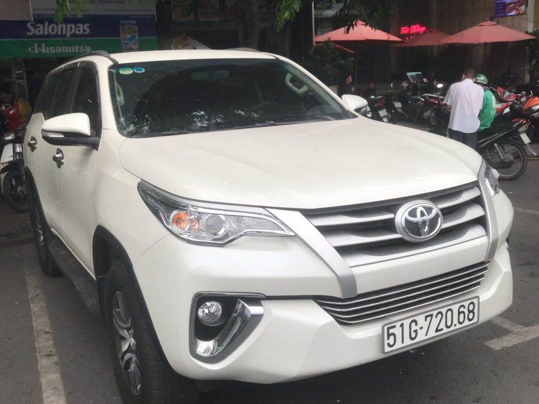 Xe 7 cho fortuner 3